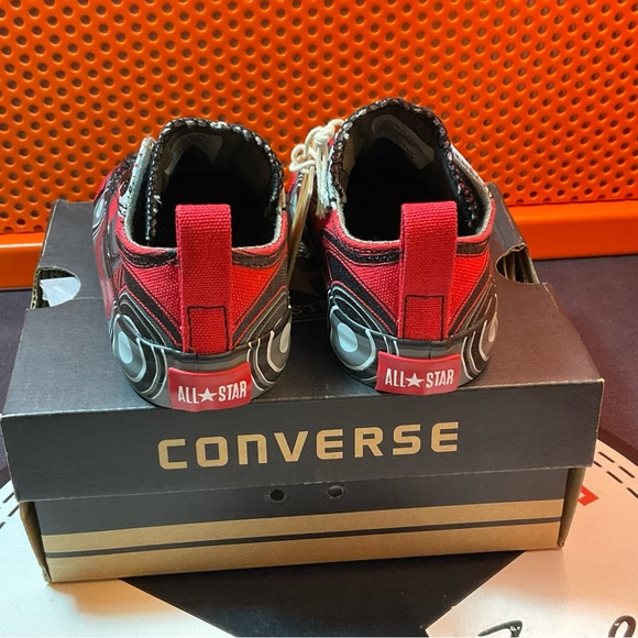 Converse Chuck Taylor Toddler Simple Slip in Red/Black - Picture 3 of 7